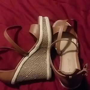 Size 8 wedge sandals cognac very shriek very cute